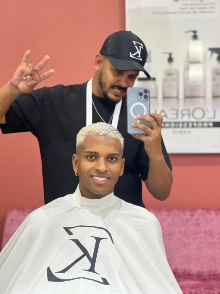 Don Marlus com jogador da Seleção Brasileira