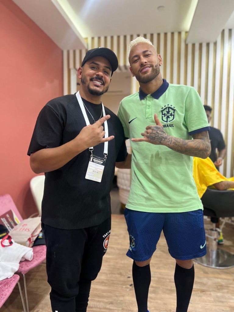 Don Marlus com jogador da Seleção Brasileira — Copa do Mundo Qatar 2022